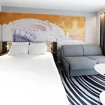 ホテル ノボテル クレルモン フェラン