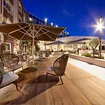 ホテル ノボテル クレルモン フェラン