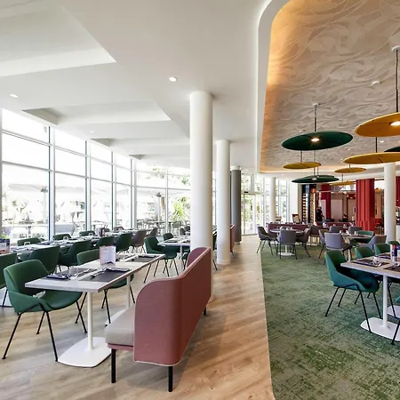 Novotel 4* كليرمونت-فيراند