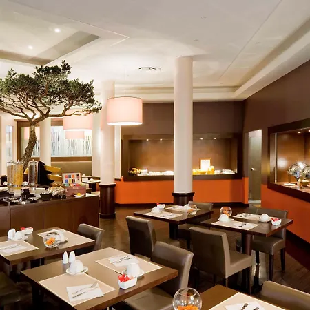 克莱蒙费朗诺富特酒店 酒店 4*