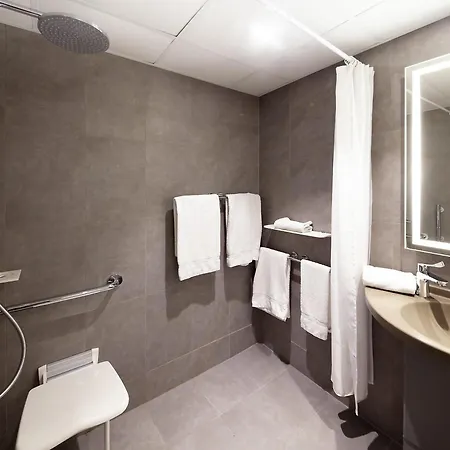 ホテル ノボテル クレルモン フェラン 4*